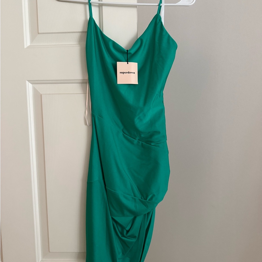 Superdown One Shoulder Dress in Vibrant Green